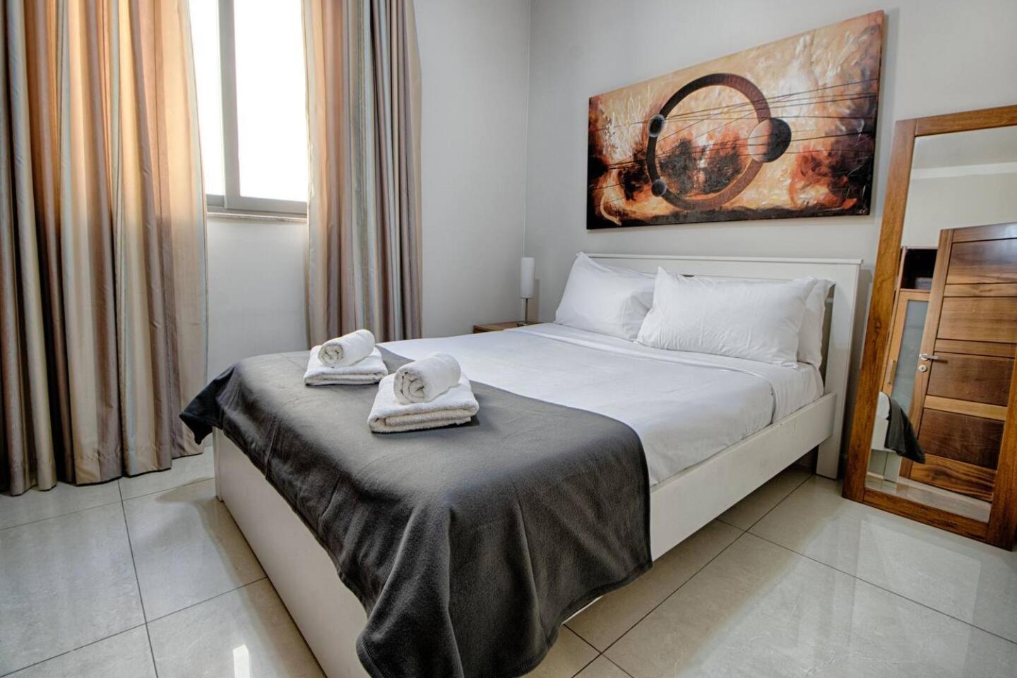 Apartment The By Homely Sliema
